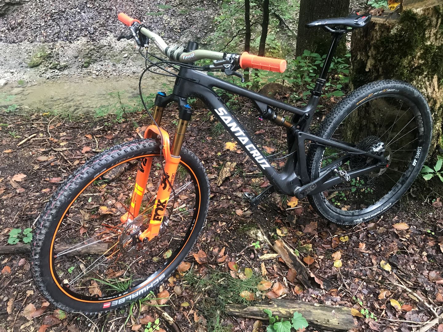 bike shoes with recessed cleats