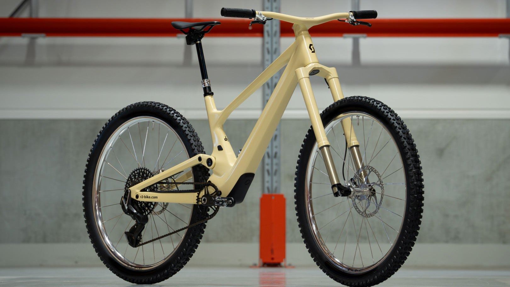 Gustav Gullholm aka Dangerholm mit neuem KonzeptBike Scott Genius ST