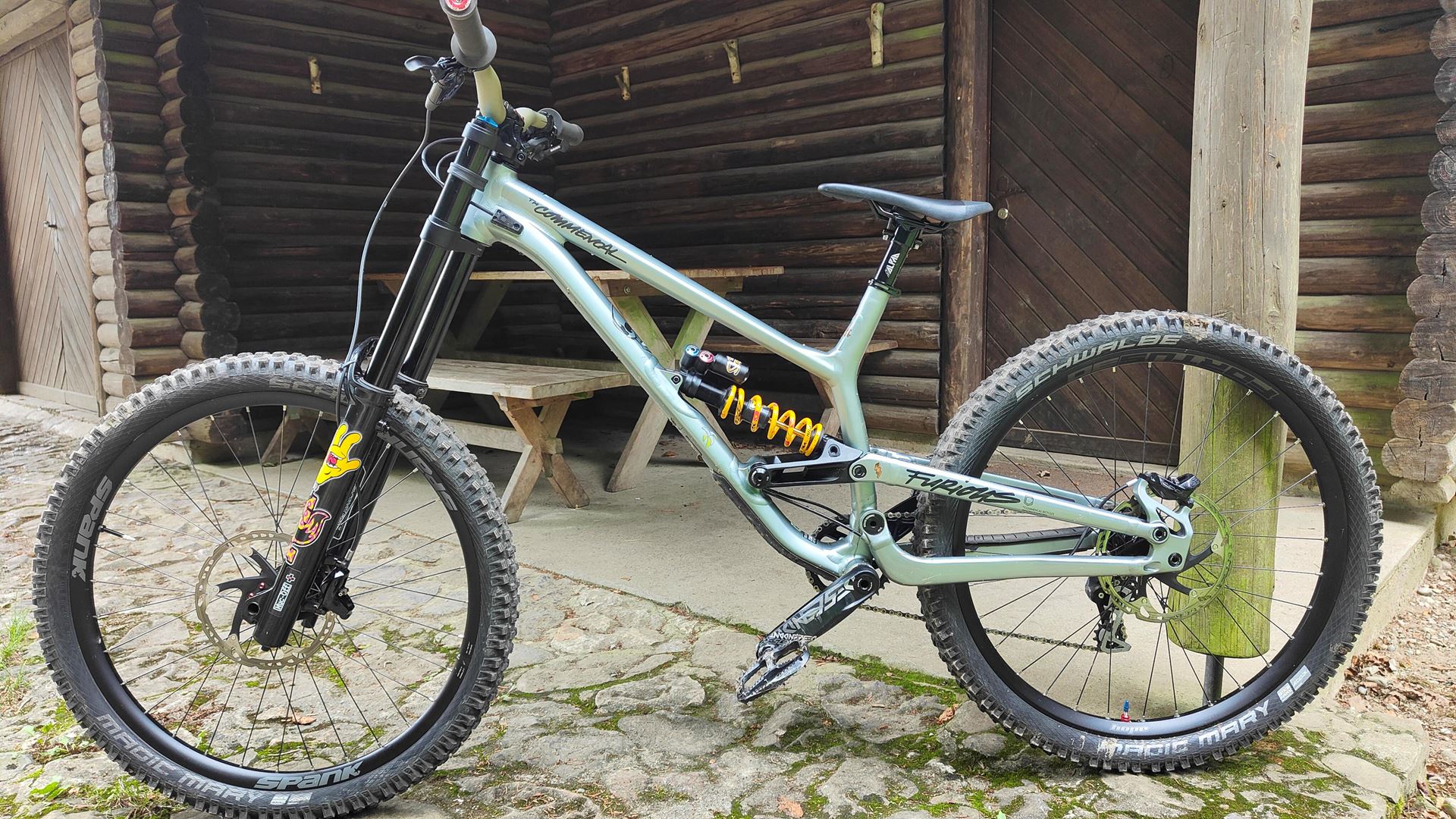 commencal furious 2021