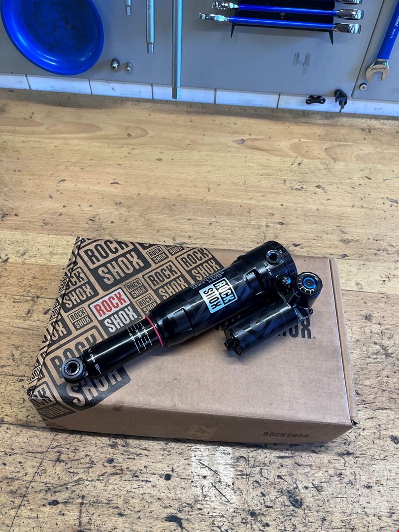 Amortisseur RockShox Super Deluxe Ultimate RC2T - 205x57.5 Mm - Trunnion - Neuf