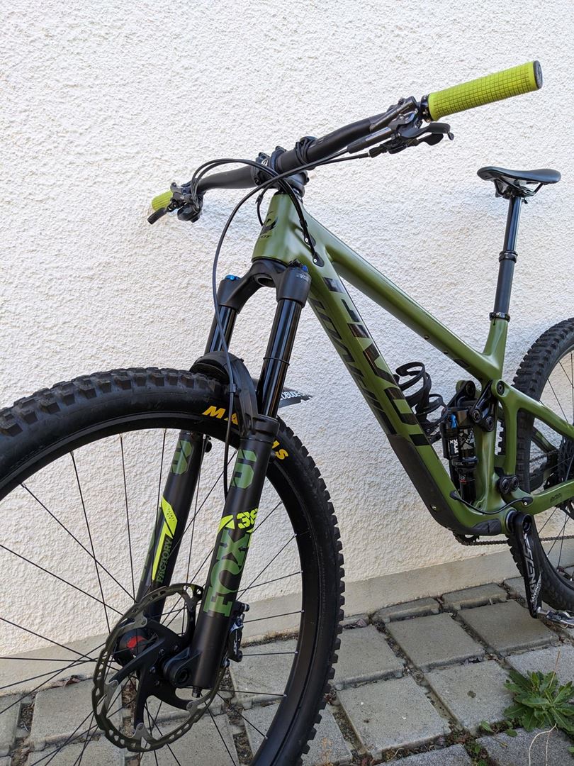 Pivot Switchblade V2 Carbon 29 X01 Fox Factory für 4500 CHF in Hinwil