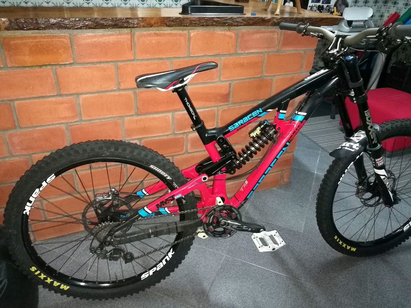 Saracen myst hot sale pro 27.5