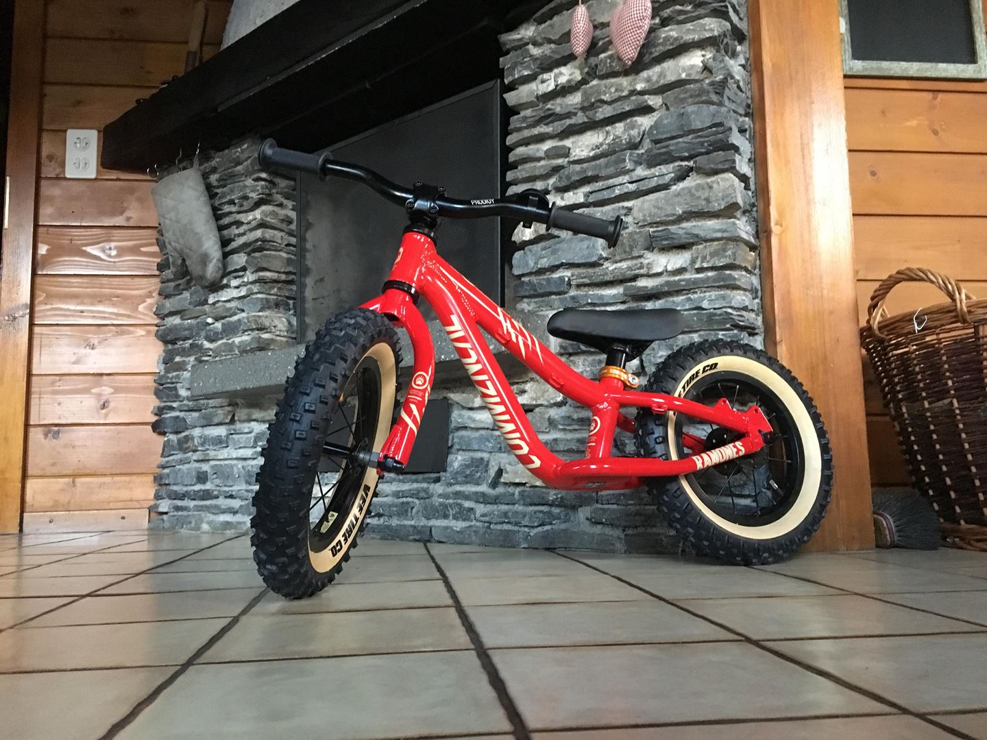 commencal ramones 12 balance bike