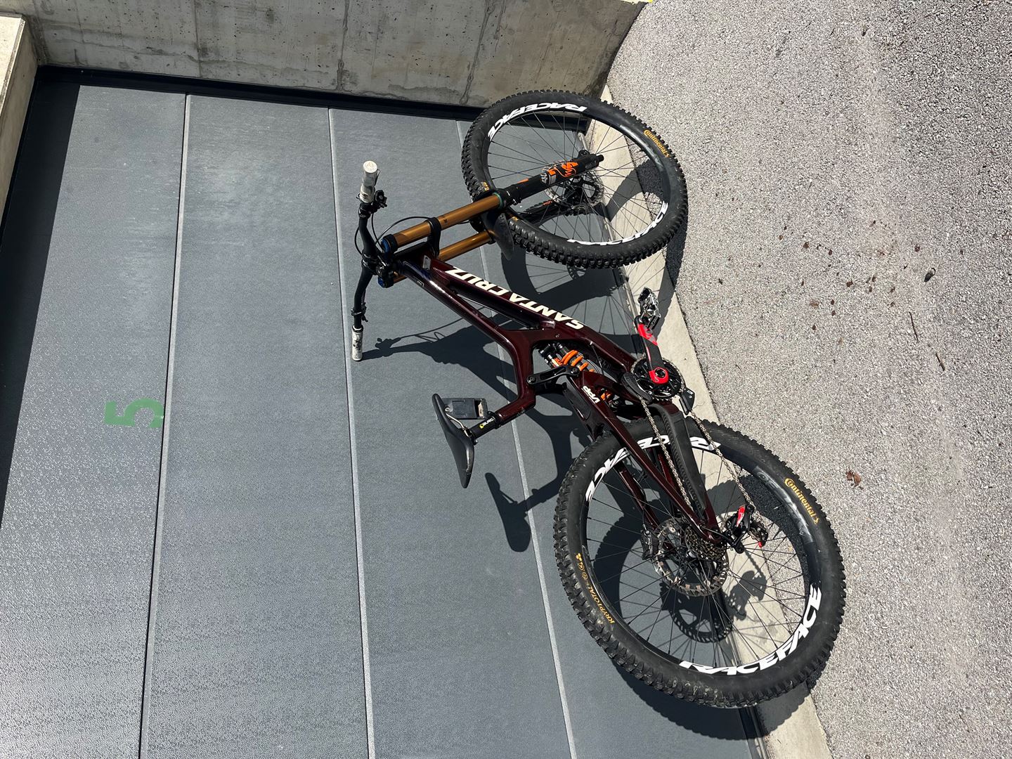 Santa Cruz V10.7 MX V10.7 CC MX für 4900 CHF in flanthey günstig kaufen