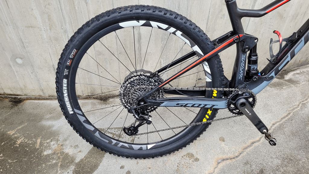 2018 scott spark deals 900