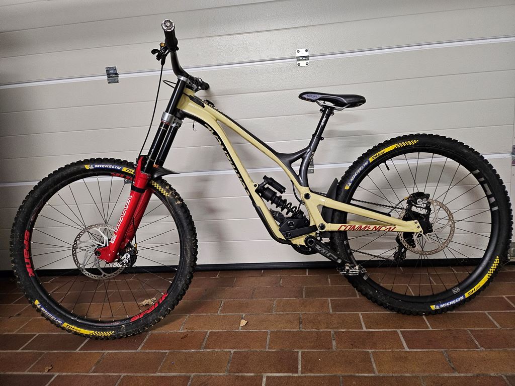 Commencal supreme store dh 29