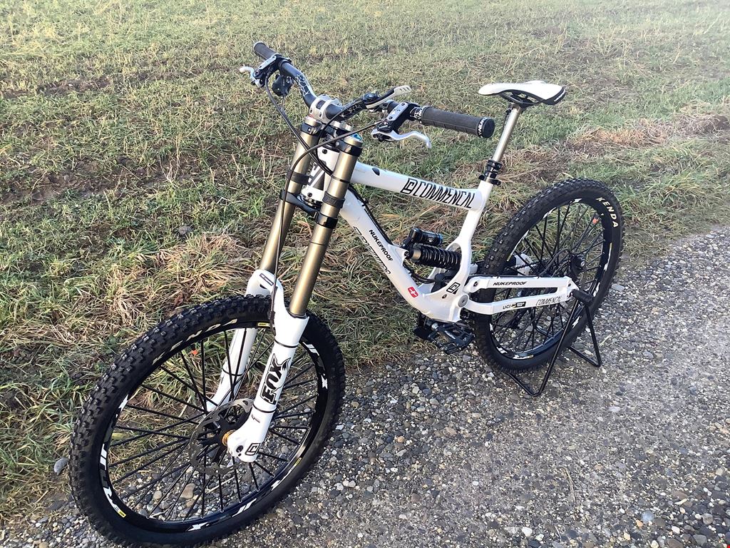 Commencal Supreme DH V2 Supreme DH Racing 2009 Bike Gallery Traildevils